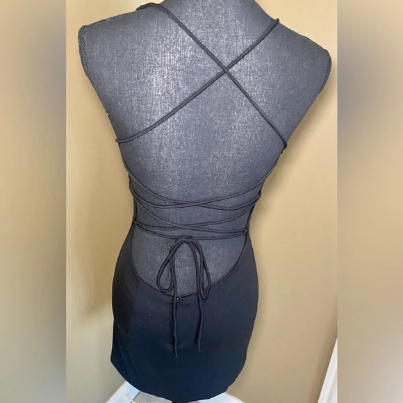 Jolene size 0 black glitter sheath dress with lace up back. Excellent‎ condition - Picture 3 of 3